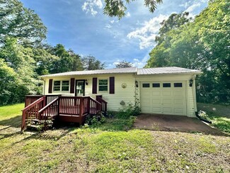 392 Blue Ridge Dr, Gretna, VA 24557