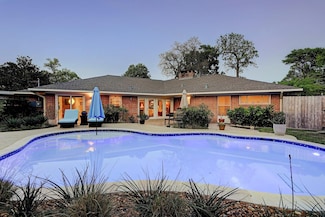 8002 Glen Valley Dr, Houston, TX 77061