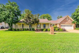 2217 Robbie Ave, Muscle Shoals, AL 35661