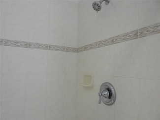 2299 NE 9th Ave, Wilton Manors, FL 33305