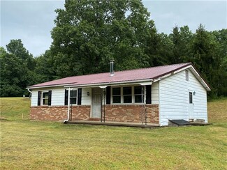 111 Luke Ln, Kittanning, PA 16201