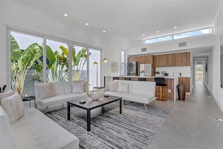 2345 SW 16th St, Miami, FL 33145