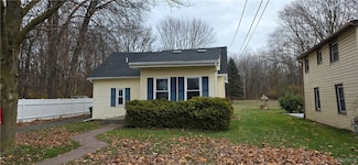 2749 Caledonia St, Newfane, NY 14108
