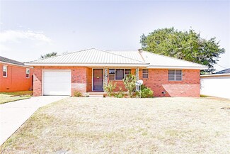 121 Rainbow Dr, Elk City, OK 73644