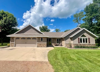 4738 Castle Cir, Lester Prairie, MN 55354