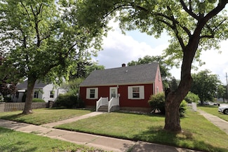 1102 Lafayette St, Valparaiso, IN 46383