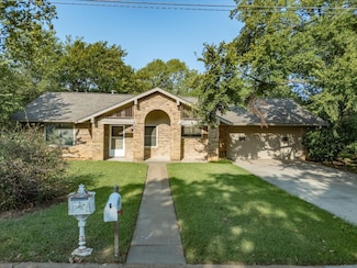 1200 Central Ave, Bowie, TX 76230