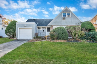 78 Patton Blvd, New Hyde Park, NY 11040