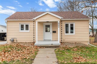 110 E Madison St, Knoxville, IA 50138