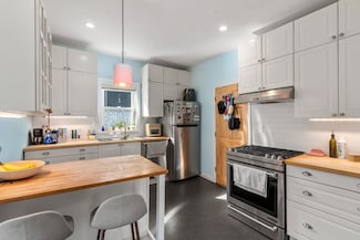 32 Richardson St, Somerville, MA 02145