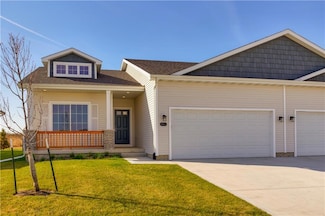2917 Sayre Dr, Norwalk, IA 50211