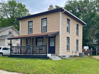 220 S 7th Ave, Burwell, NE 68823