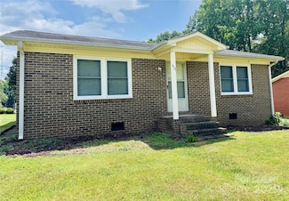 417 W Buckoak St, Stanley, NC 28164