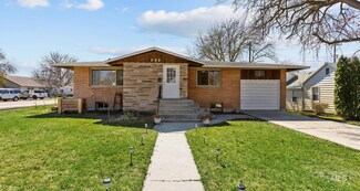 303 W Pine Ave, Meridian, ID 83642