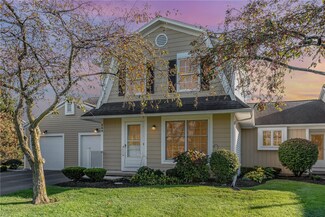 289 Deerhurst Ln, Webster, NY 14580