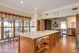 121 Beverly Dr, Lafayette, LA 70503