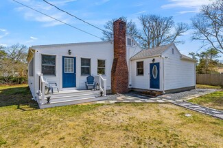 121 Lower County Rd, Dennis Port, MA 02639