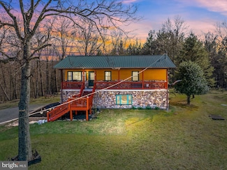 128 Heavenly Acres Ln, Berkeley Springs, WV 25411