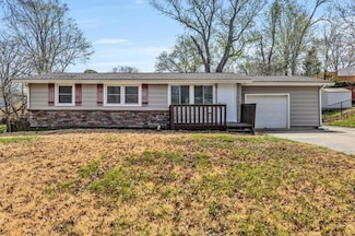 5713 N Woodland Ave, Kansas City, MO 64118