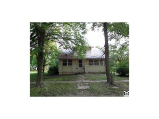 305 W 3rd St, Allen, KS 66833