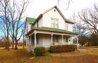 10100 E 31st St S, Independence, MO 64052
