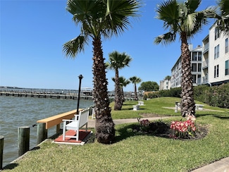 4001 Nasa Road 1 Unit 305, Clear Lake City, TX 77586