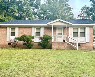 101 Apollo Cir, Roanoke Rapids, NC 27870