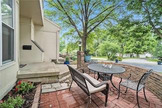 10077 N Locust St, Kansas City, MO 64155