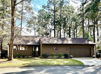 4 St Andrews Way, Aiken, SC 29803