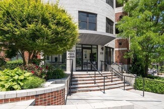 150 Saint Paul St Unit 103, Brookline, MA 02446