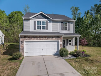9112 Avery Meadows Dr, Charlotte, NC 28216