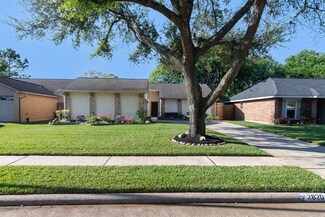 2820 Forest Hills Dr, League City, TX 77573