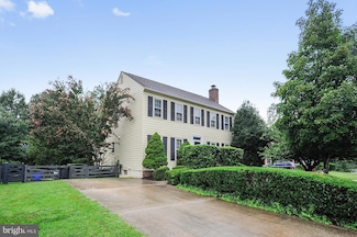 4 Bentley Dr, Sterling, VA 20165