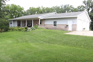 10538 W Erbe Rd, Blue Mounds, WI 53517