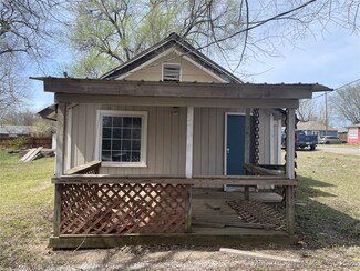 206 W Magnolia St, Coweta, OK 74429