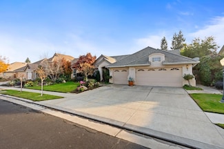 2922 Morris Ave, Clovis, CA 93611