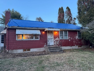 19 Castle View Dr, Chester, CT 06412