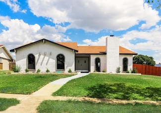 3002 Rockett Dr, Carrollton, TX 75007