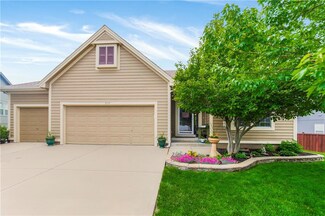 717 S Spruce Cir, Gardner, KS 66030