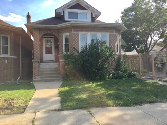 5345 W Oakdale Ave, Chicago, IL 60641