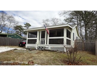 24 Agawam Lake Shore Dr, Wareham, MA 02571