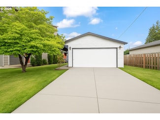 9259 SE Clay St, Portland, OR 97216