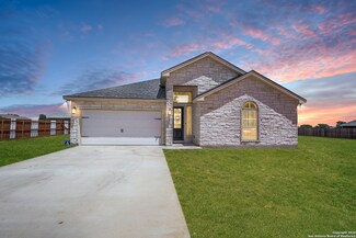 149 W Tree Farm Dr, Lytle, TX 78052