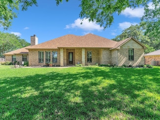 5 Hickory St, Lake Dallas, TX 75065