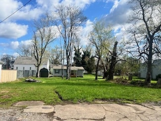 907 14th St, Parkersburg, WV 26101