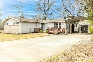 910 Markham St, Ward, AR 72176