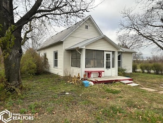 213 E Short St, Russell, IA 50238