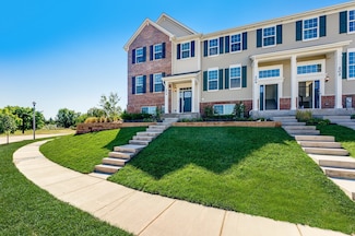 4501 Neubauer Cir Unit 301, Lindenhurst, IL 60046
