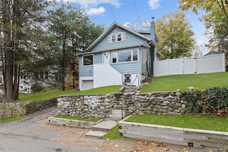 5 Ross Dr, Yorktown Heights, NY 10598