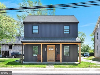 152 W Main St, Leola, PA 17540